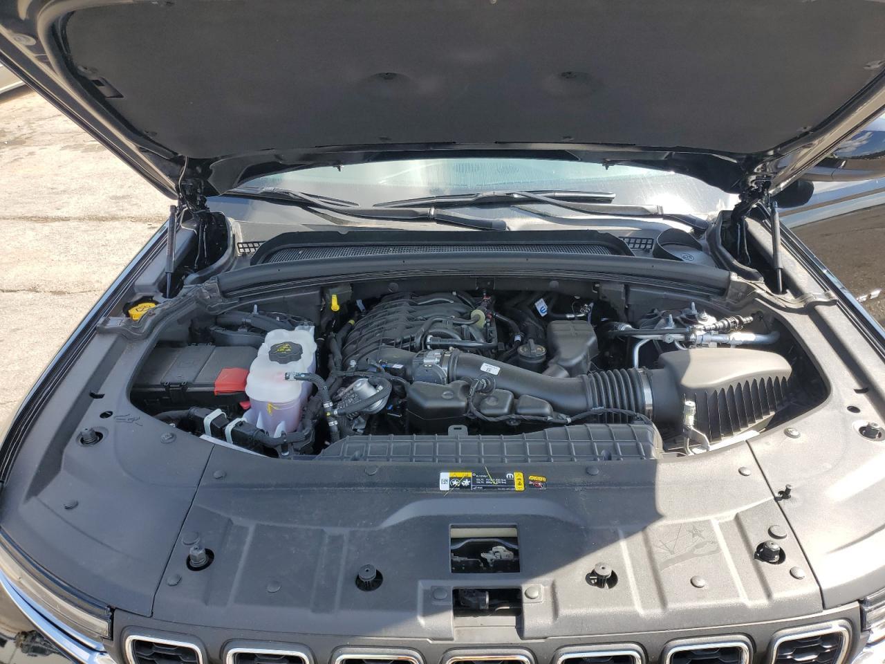 2025 Jeep Grand Cherokee Laredo - zdjęcie 12