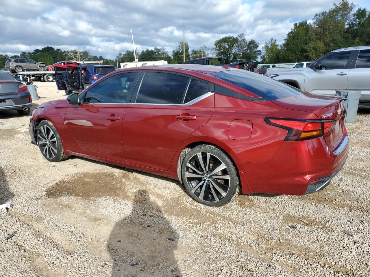 2019 Nissan Altima Sr - zdjęcie 2
