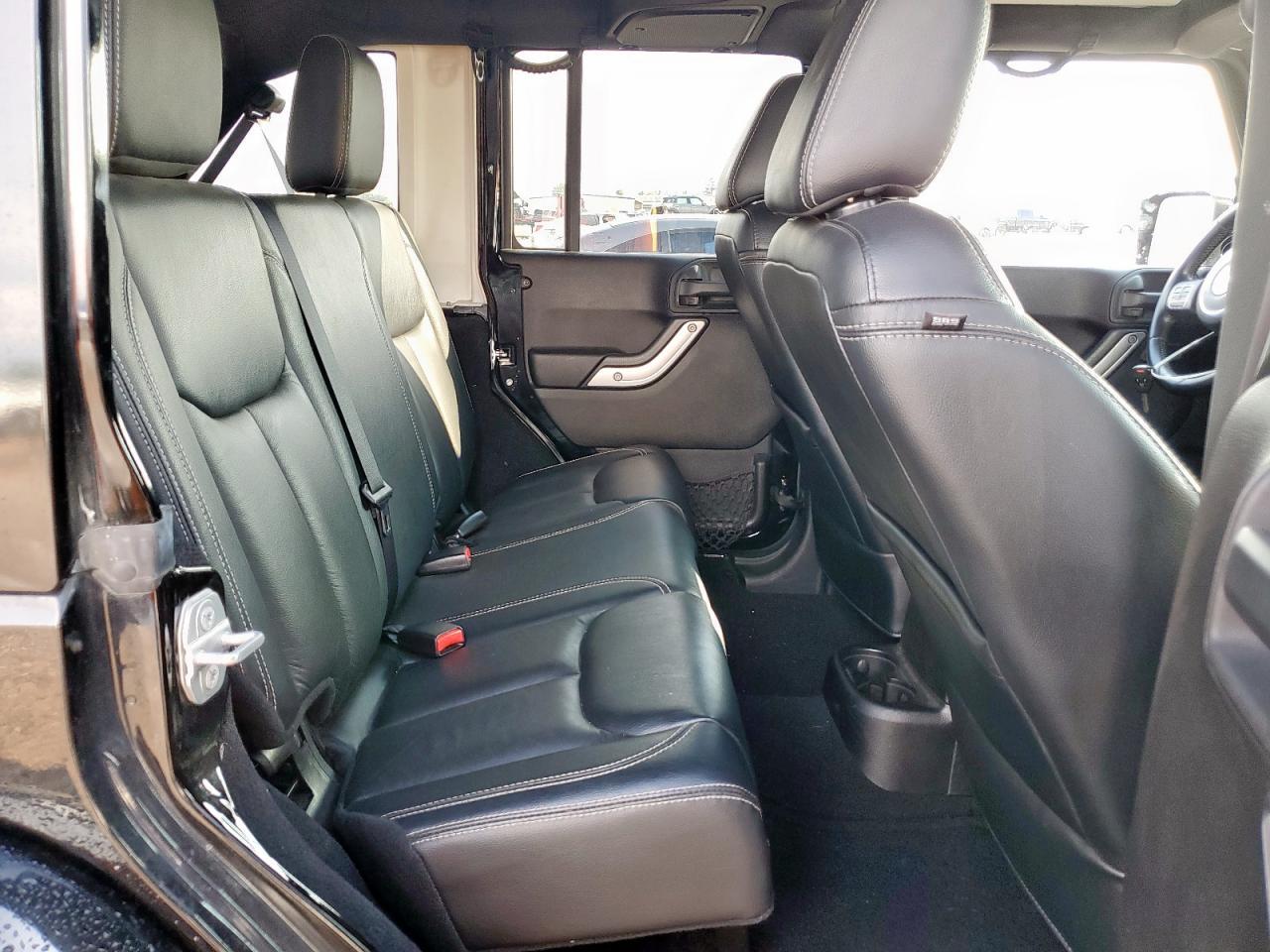 2015 Jeep Wrangler - zdjęcie 11