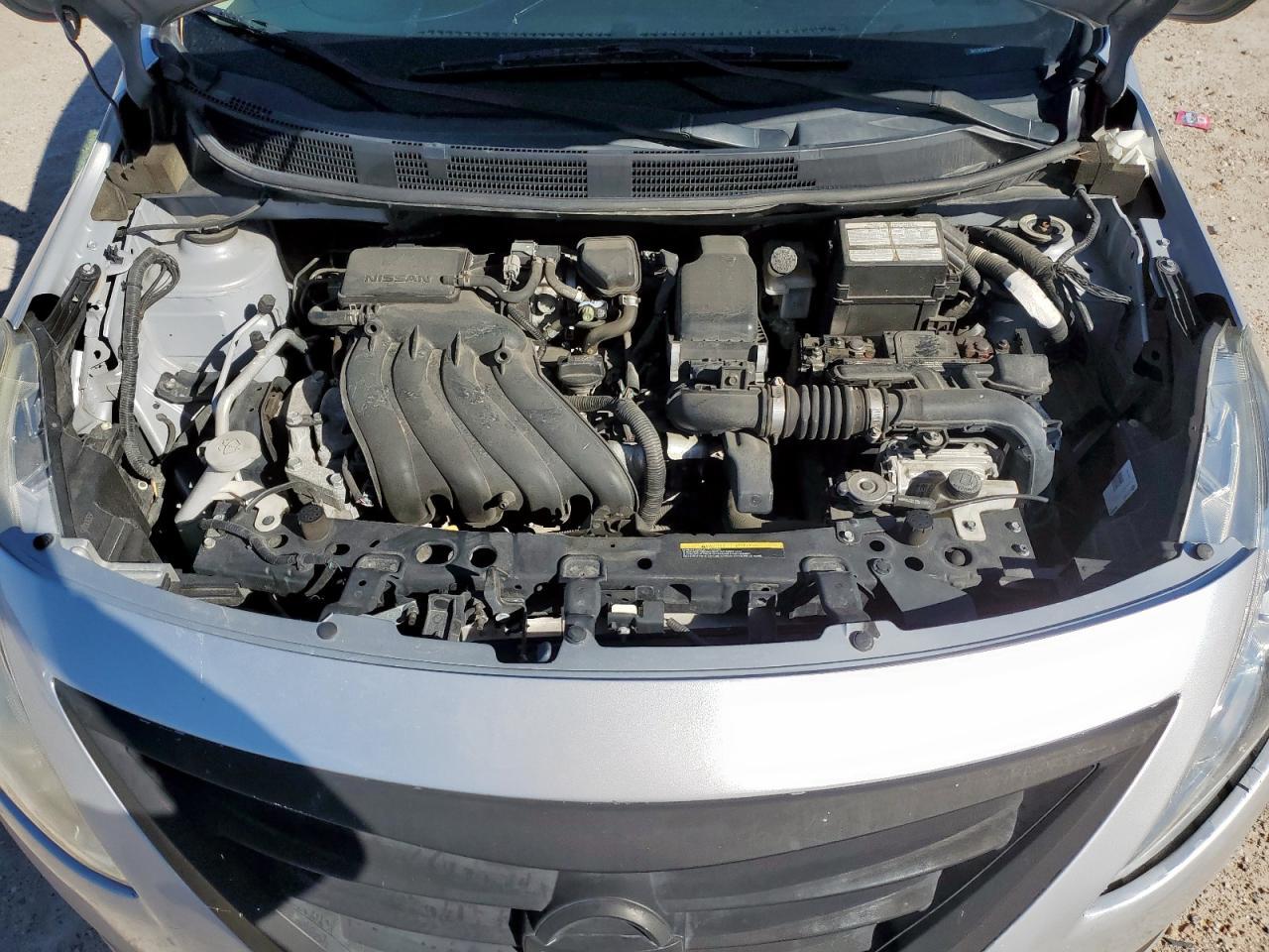 2016 Nissan Versa S - zdjęcie 11
