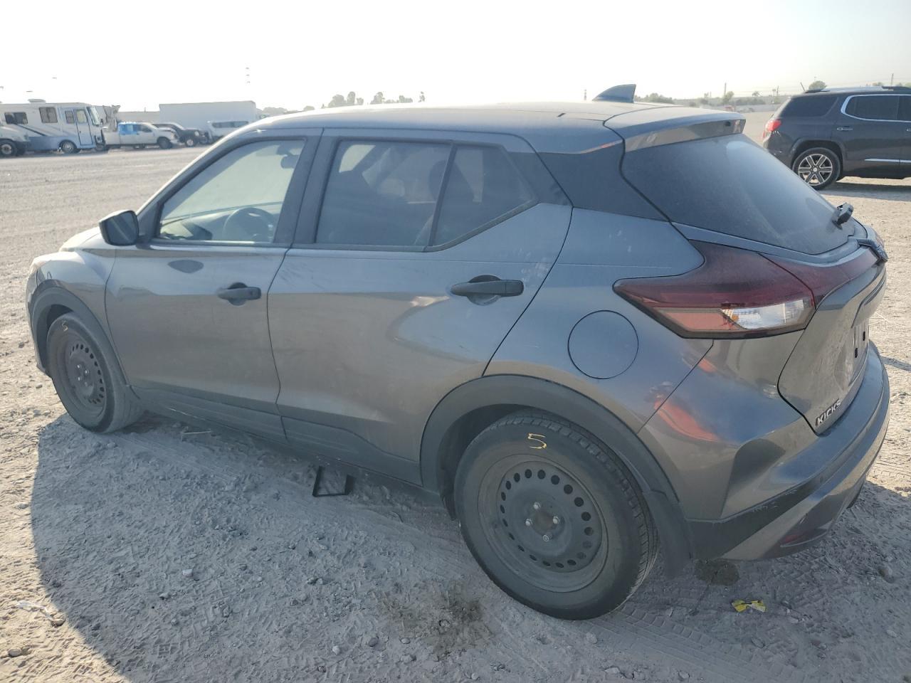 2022 Nissan Kicks S - zdjęcie 2