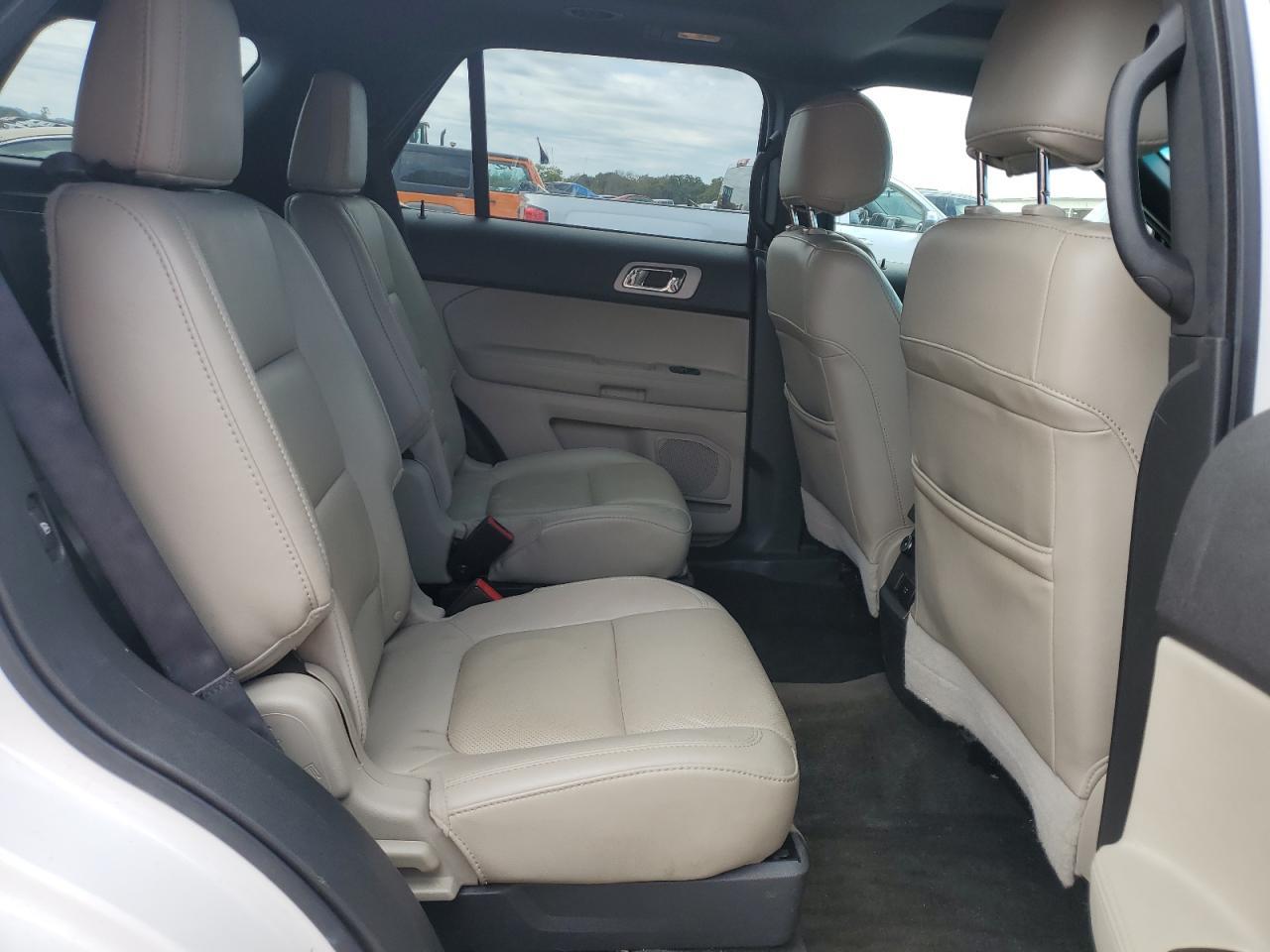 2014 Ford Explorer - zdjęcie 11