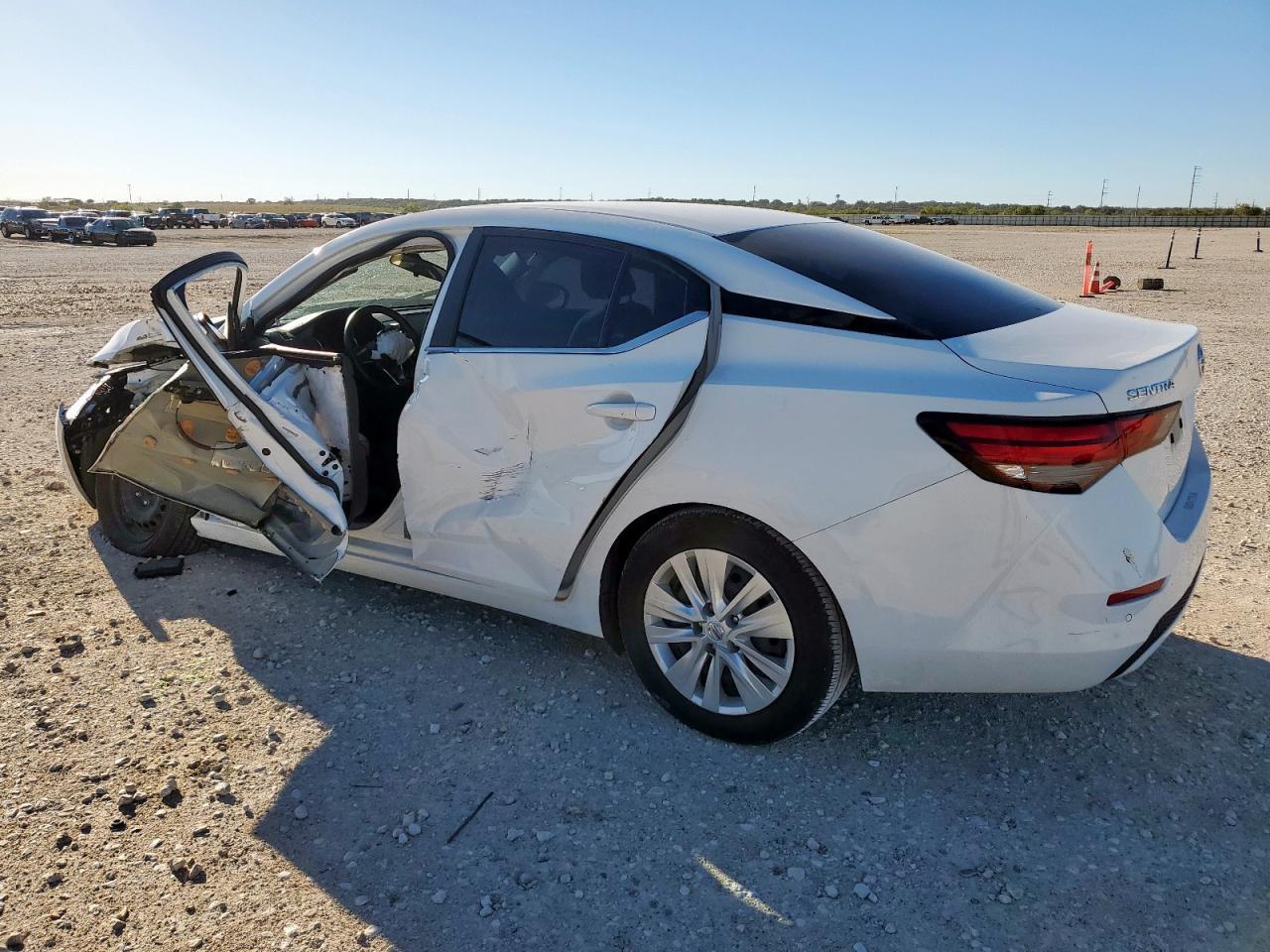 2023 Nissan Sentra - zdjęcie 2