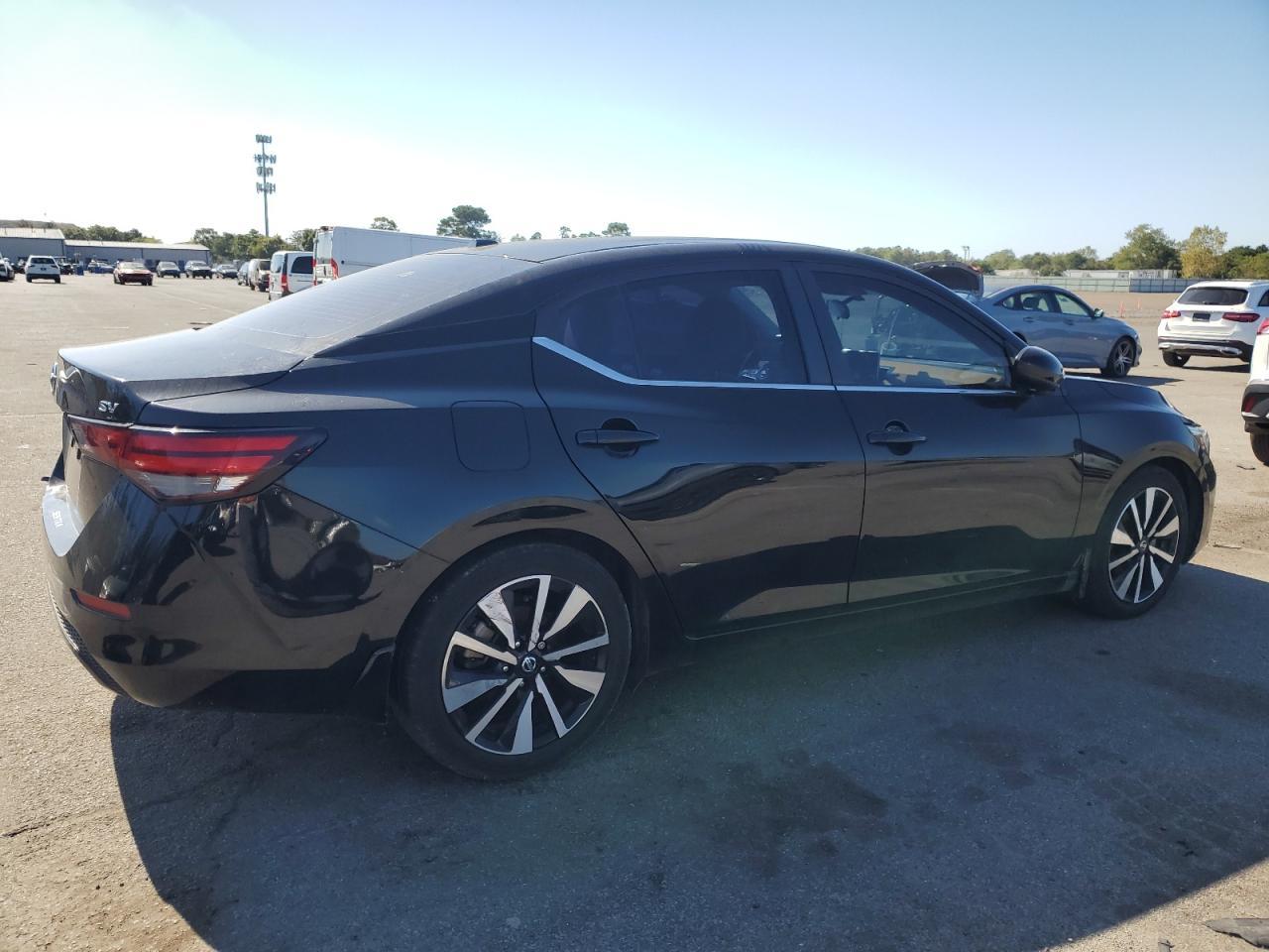 2021 Nissan Sentra Sv - zdjęcie 3