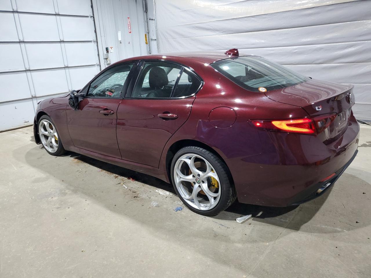 2019 Alfa Romeo Giulia Ti - zdjęcie 2