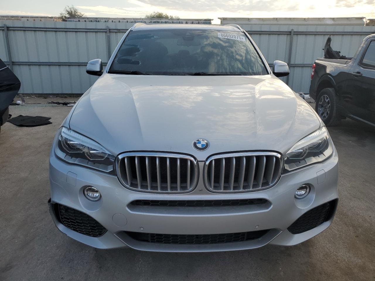2015 BMW X5 xDrive50I - zdjęcie 5
