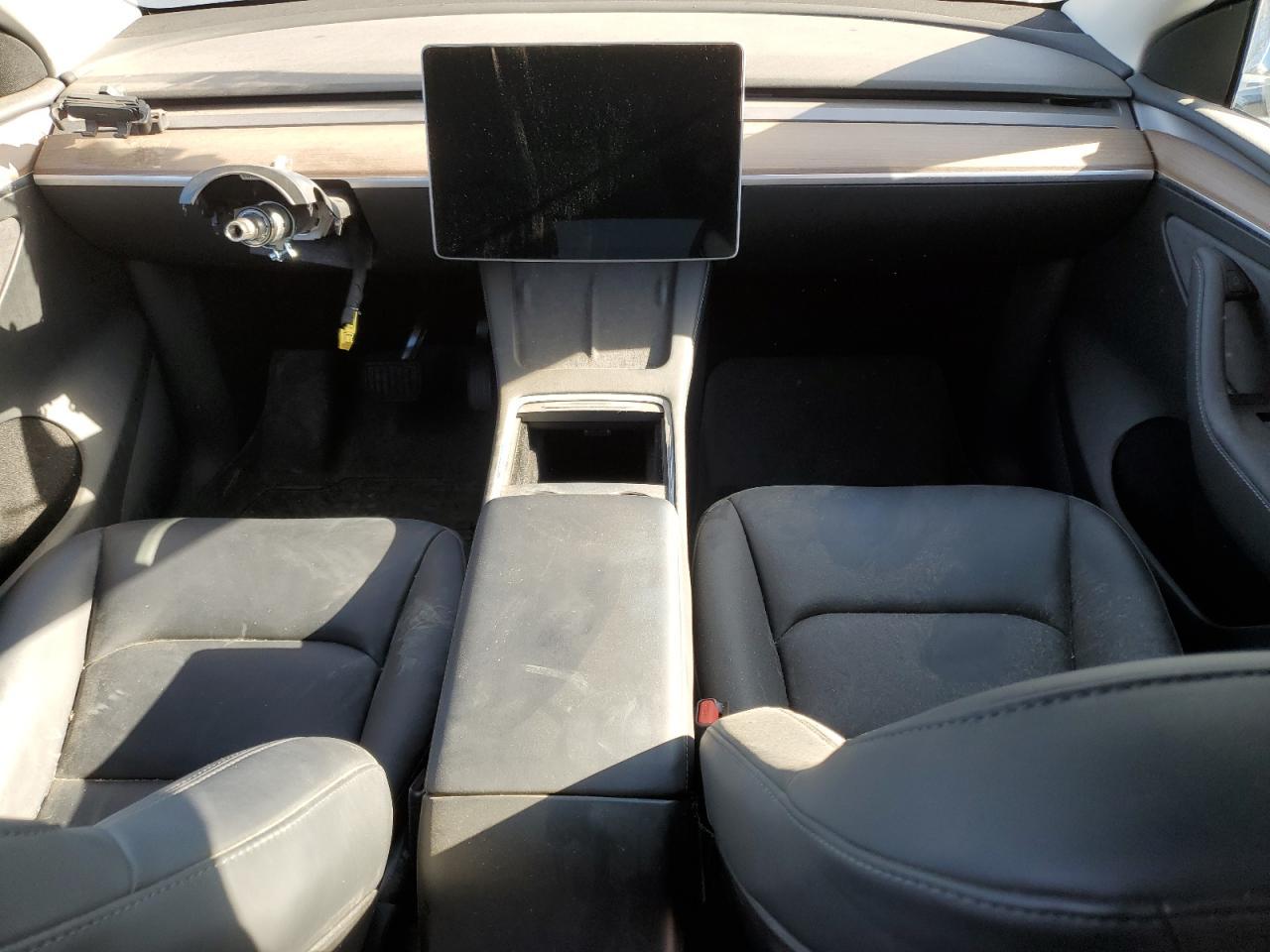 2024 Tesla Y - zdjęcie 8