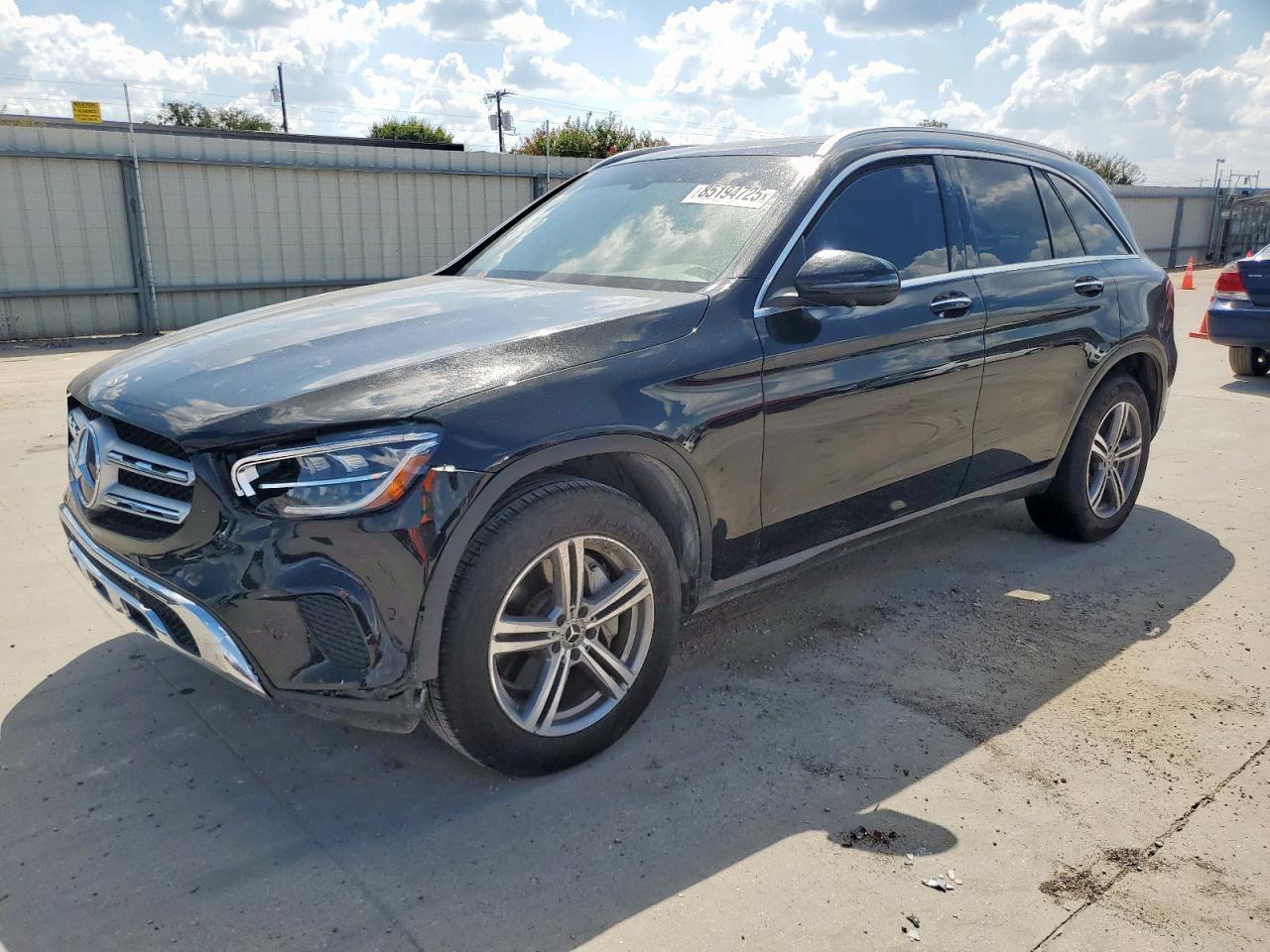 2021 Mercedes-Benz GLC - zdjęcie główne