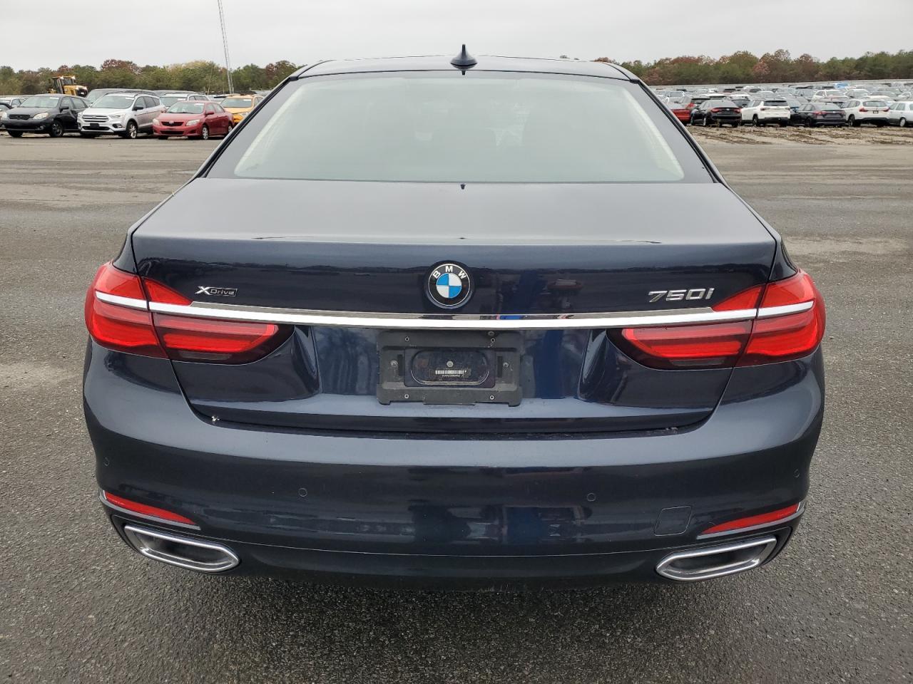 2019 BMW Seria 7 - zdjęcie 6