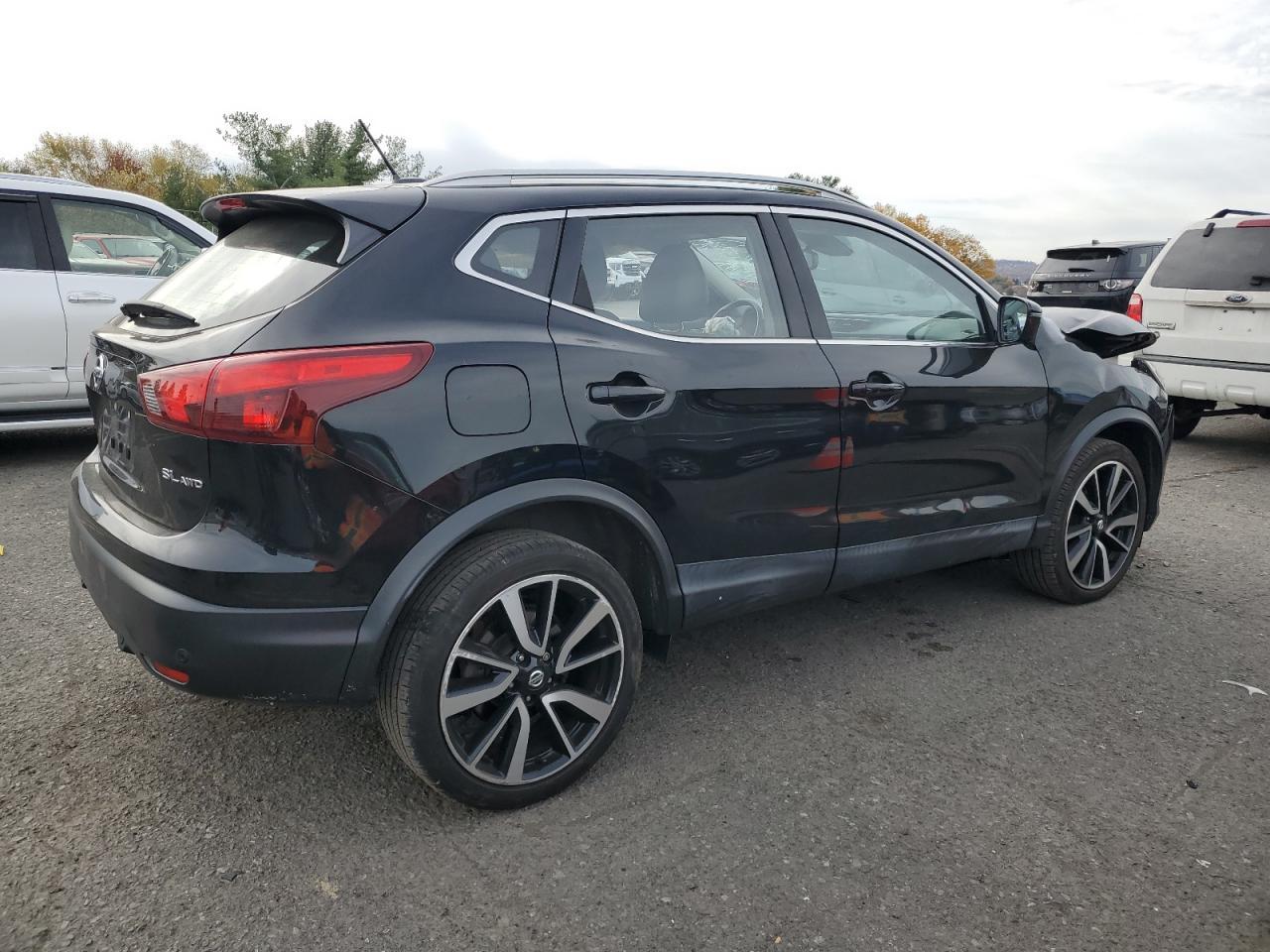 2019 Nissan Rogue - zdjęcie 3