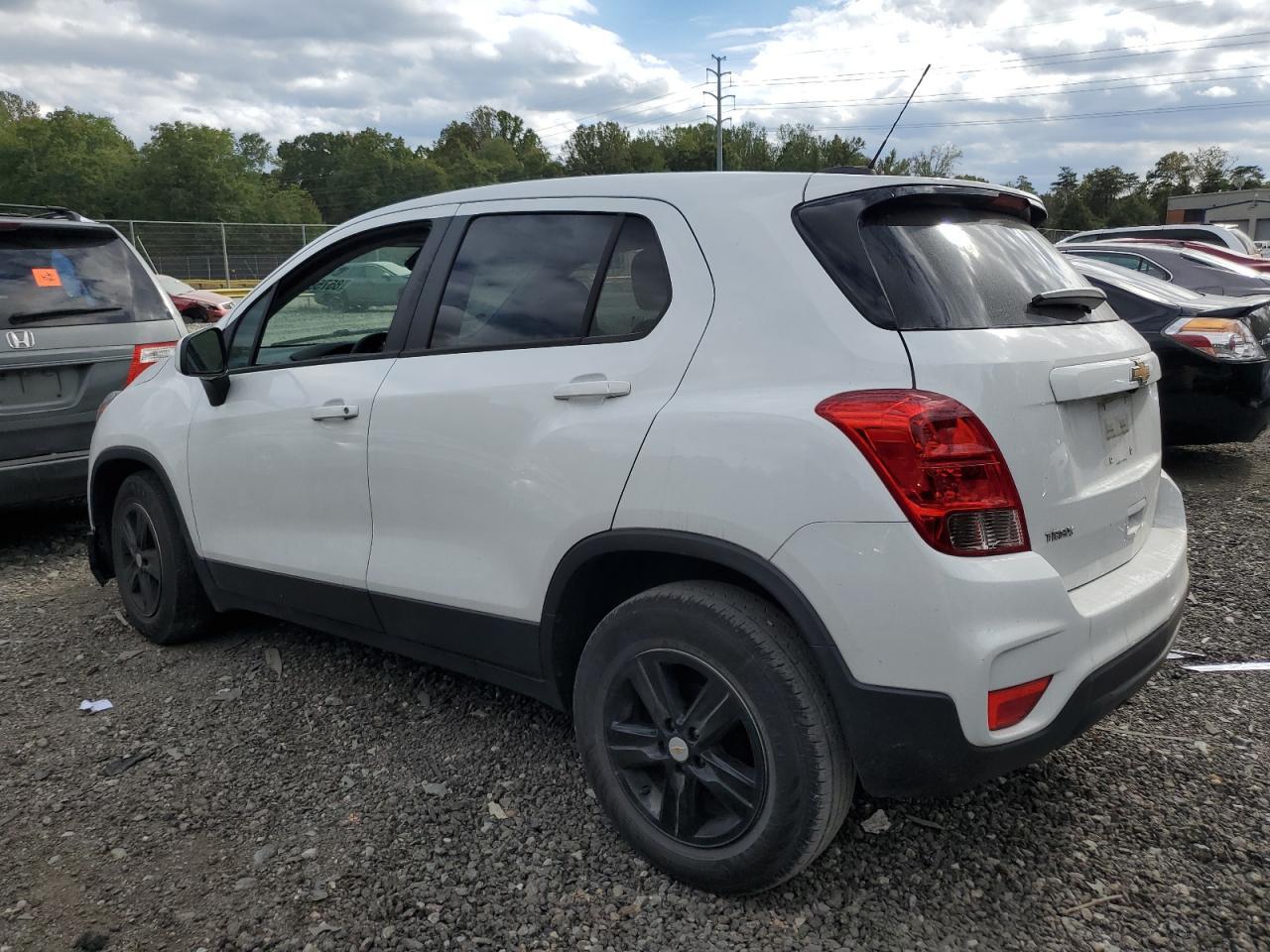 2020 Chevrolet Trax Ls - zdjęcie 2