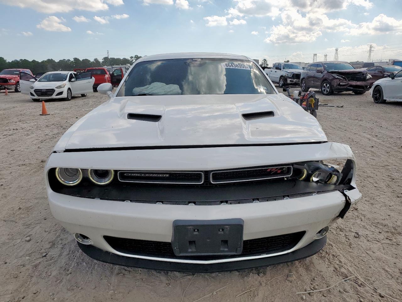 2016 Dodge Challenger R/T - zdjęcie 5