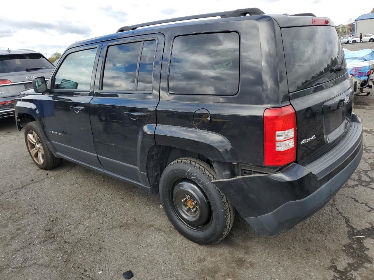 2015 Jeep Patriot Latitude - zdjęcie 2