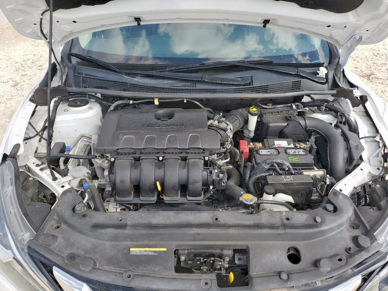 2019 Nissan Sentra S - zdjęcie 11