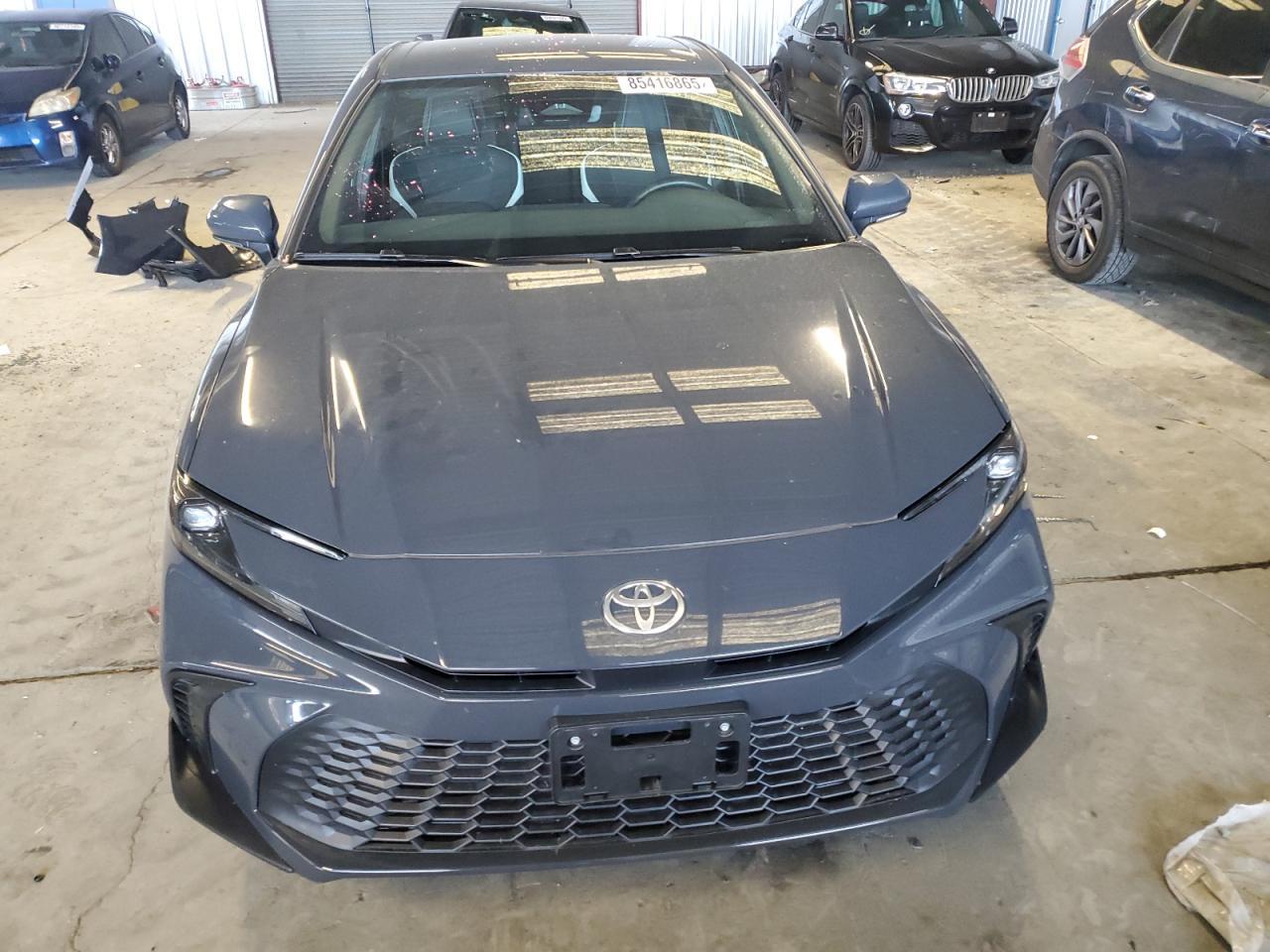 2025 Toyota Camry - zdjęcie 5