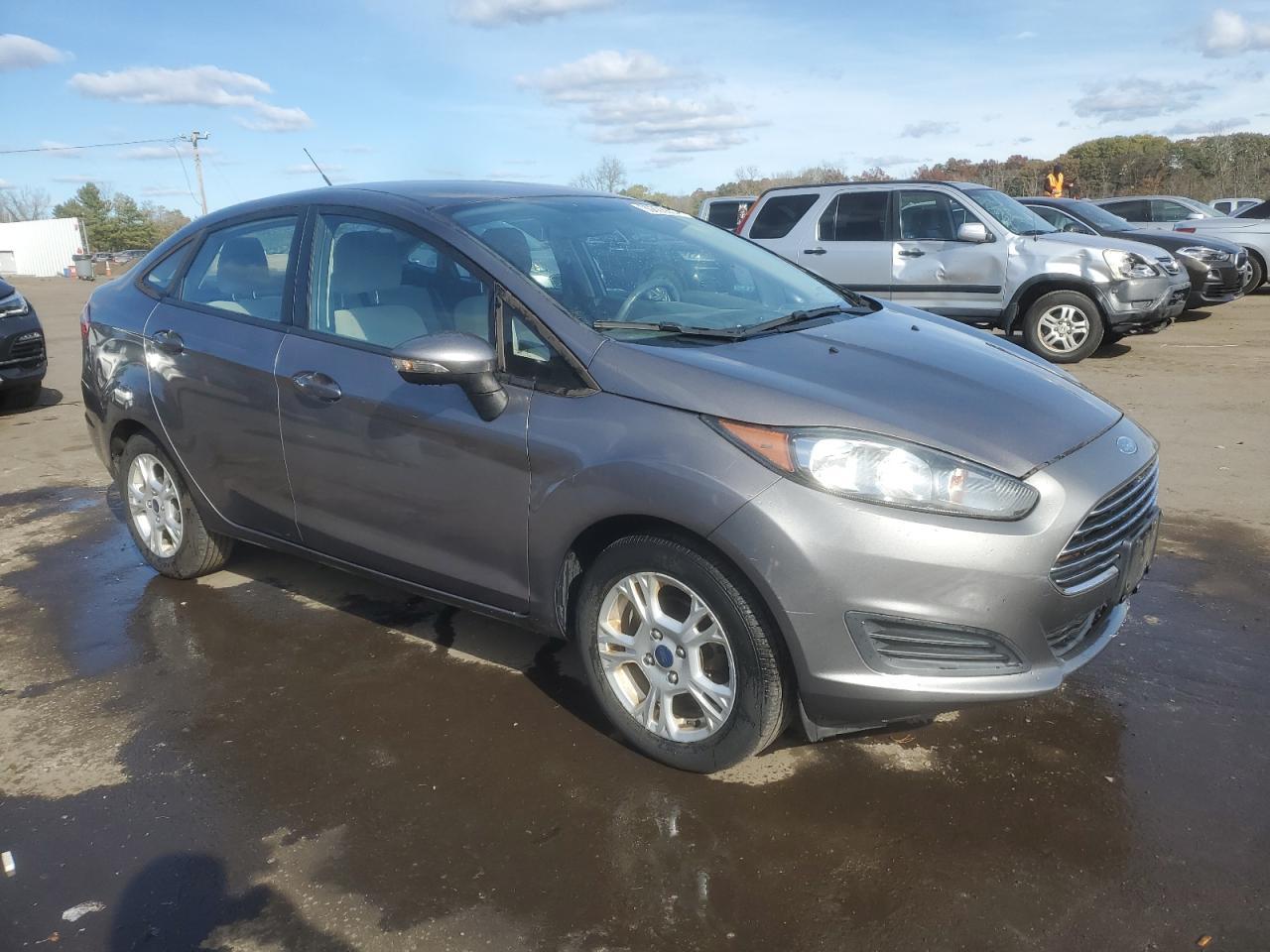 2014 Ford Fiesta Se - zdjęcie 4