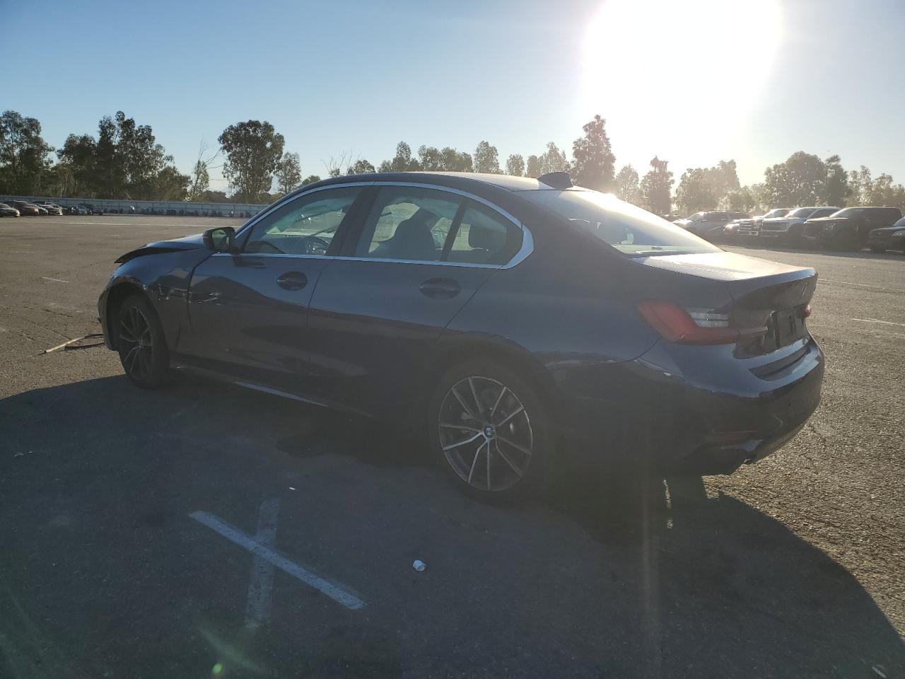 BMW Seria 3 - zdjęcie 2