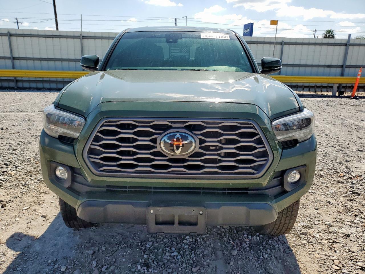 2021 Toyota Tacoma - zdjęcie 5