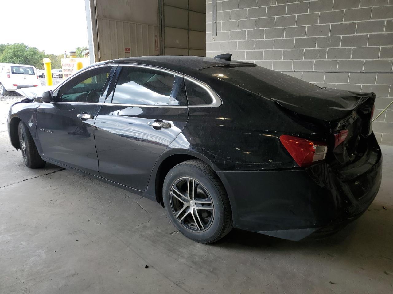 2018 Chevrolet Malibu Ls - zdjęcie 2