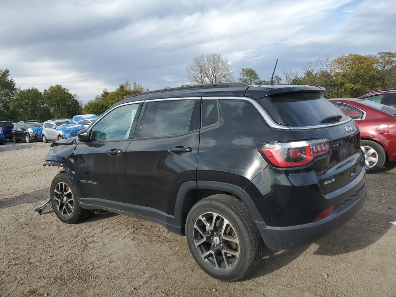 2018 Jeep Compass Latitude - zdjęcie 2
