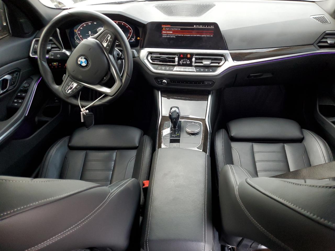 2021 BMW Seria 3 - zdjęcie 8