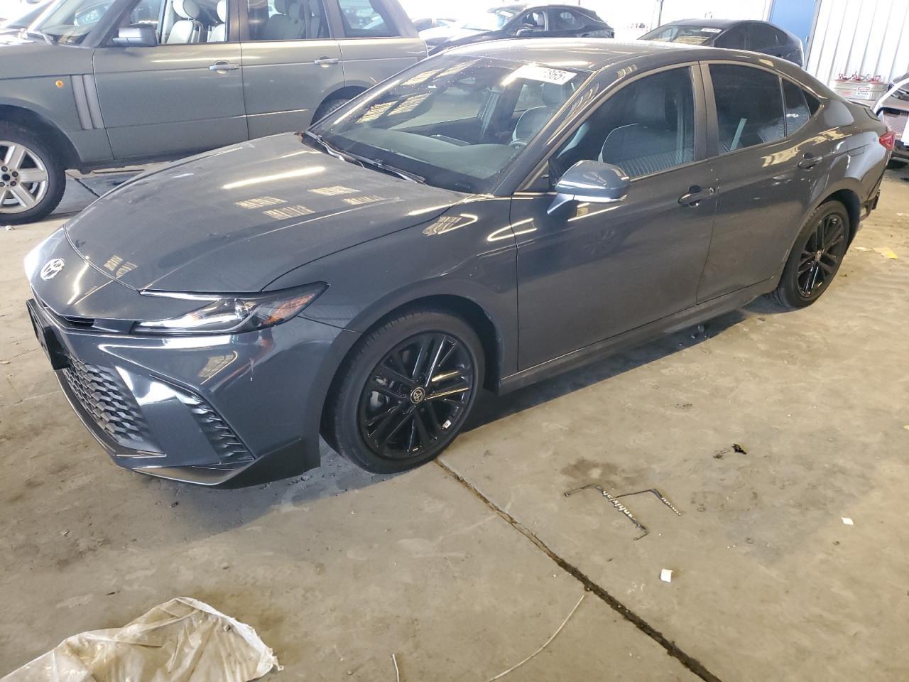 2025 Toyota Camry - zdjęcie główne