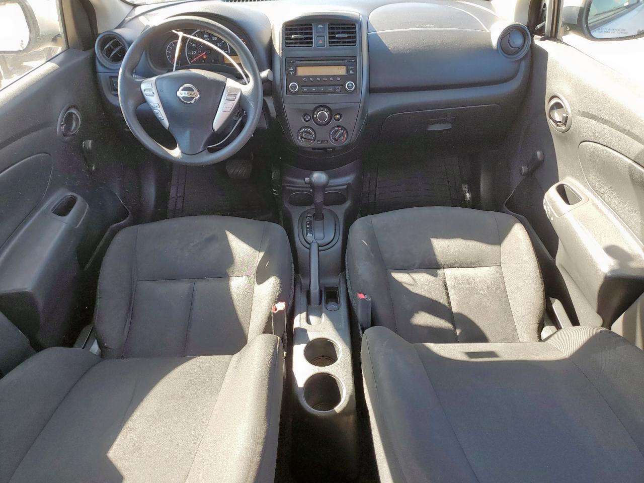2016 Nissan Versa S - zdjęcie 8