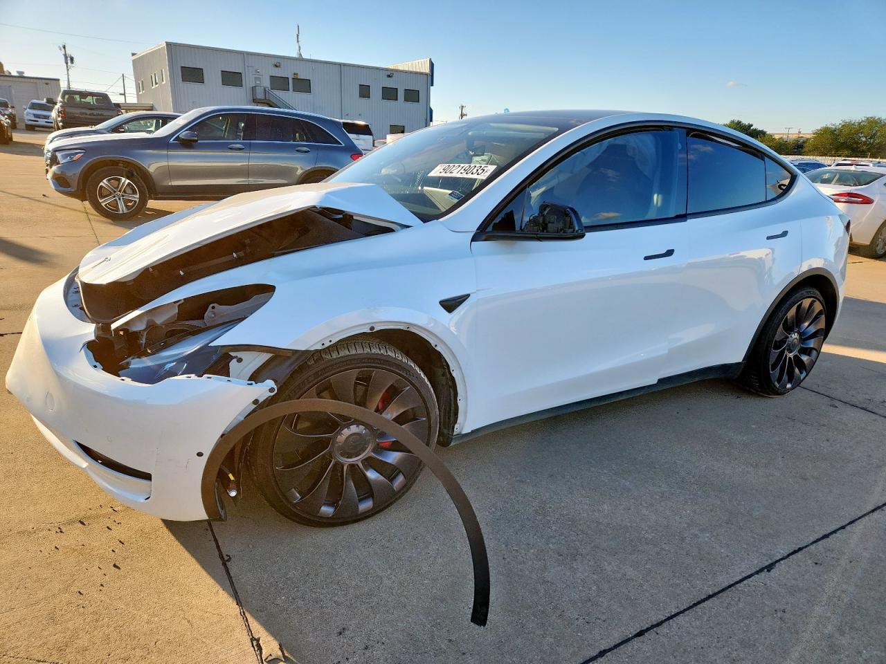 2022 Tesla Model Y - zdjęcie główne