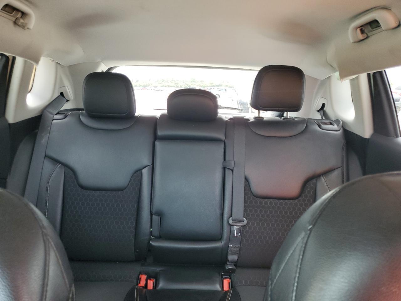2021 Jeep Compass Latitude - zdjęcie 10
