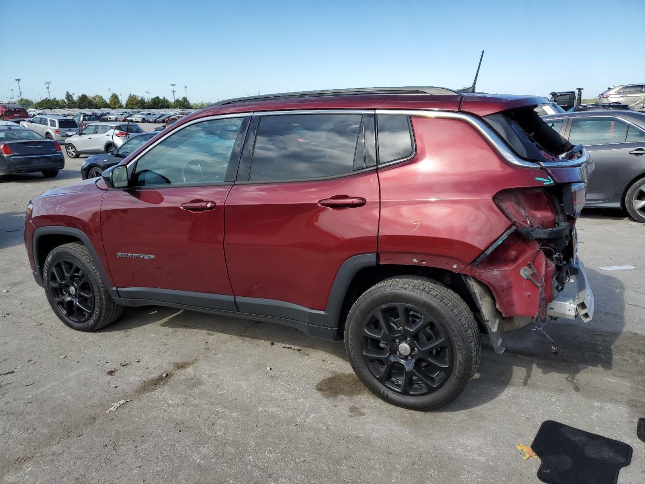 2022 Jeep Compass Latitude Lux - zdjęcie 2