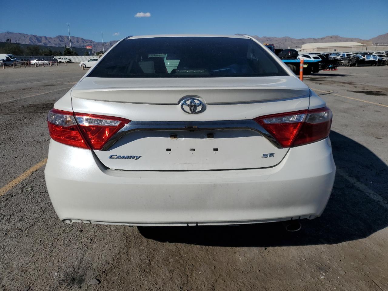 2016 Toyota Camry Le - zdjęcie 6