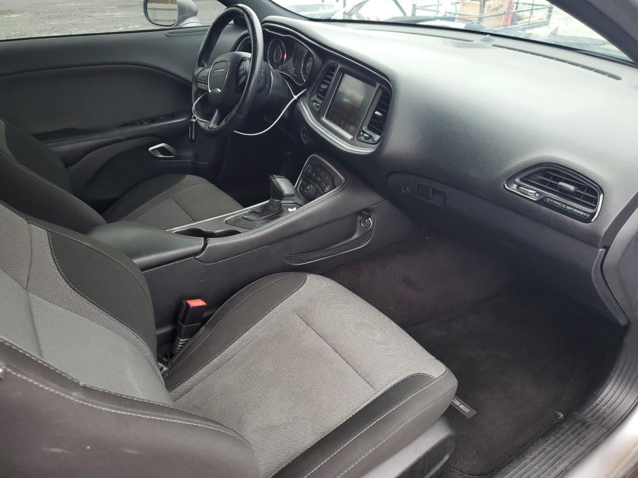 2016 Dodge Challenger Sxt - zdjęcie 8