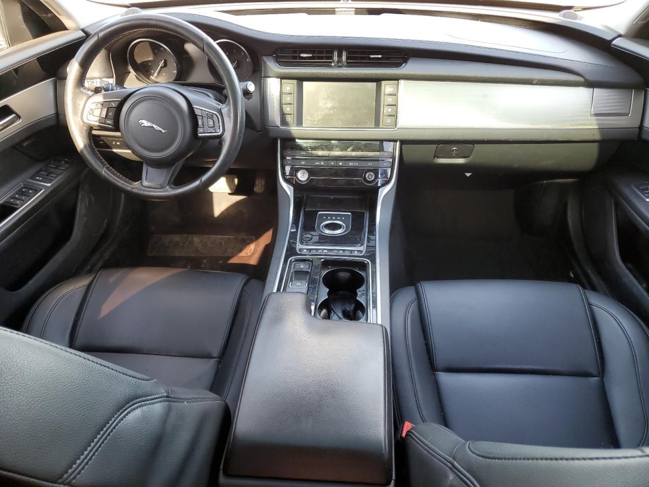 2016 Jaguar Xf Premium - zdjęcie 8