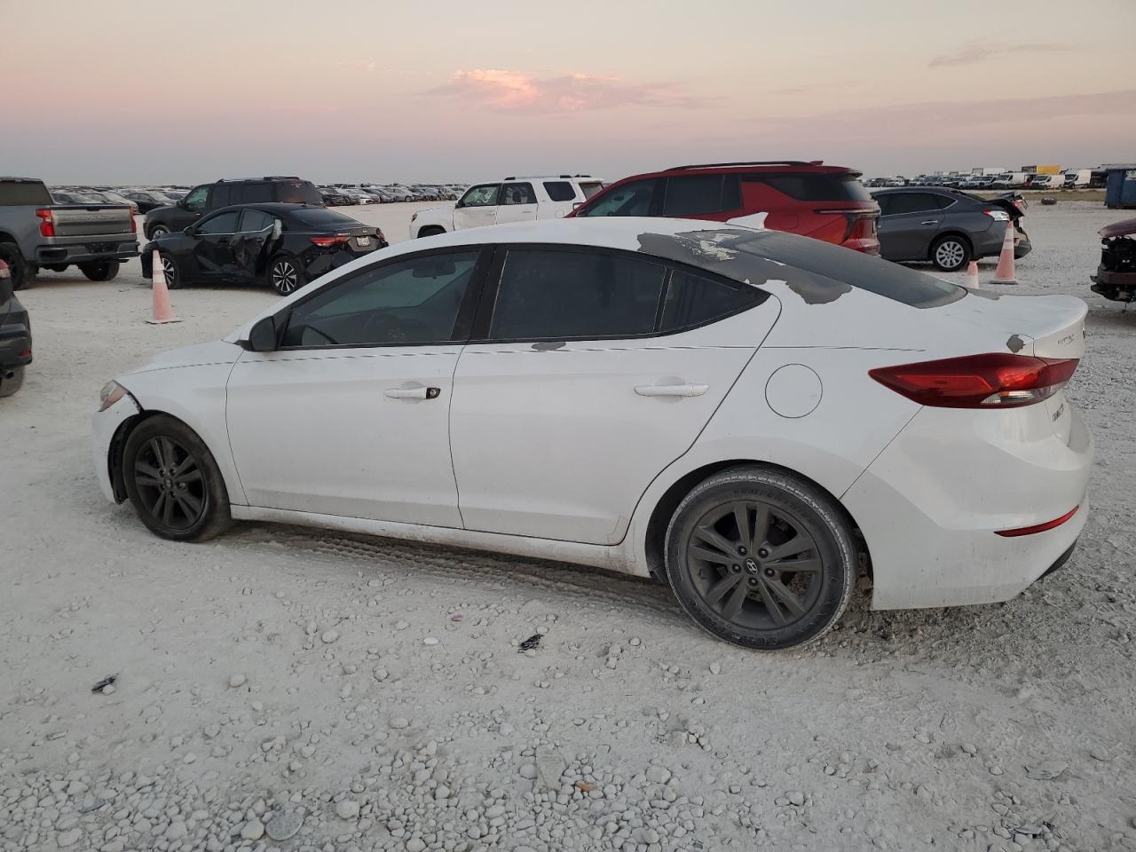 2017 Hyundai Elantra - zdjęcie 2