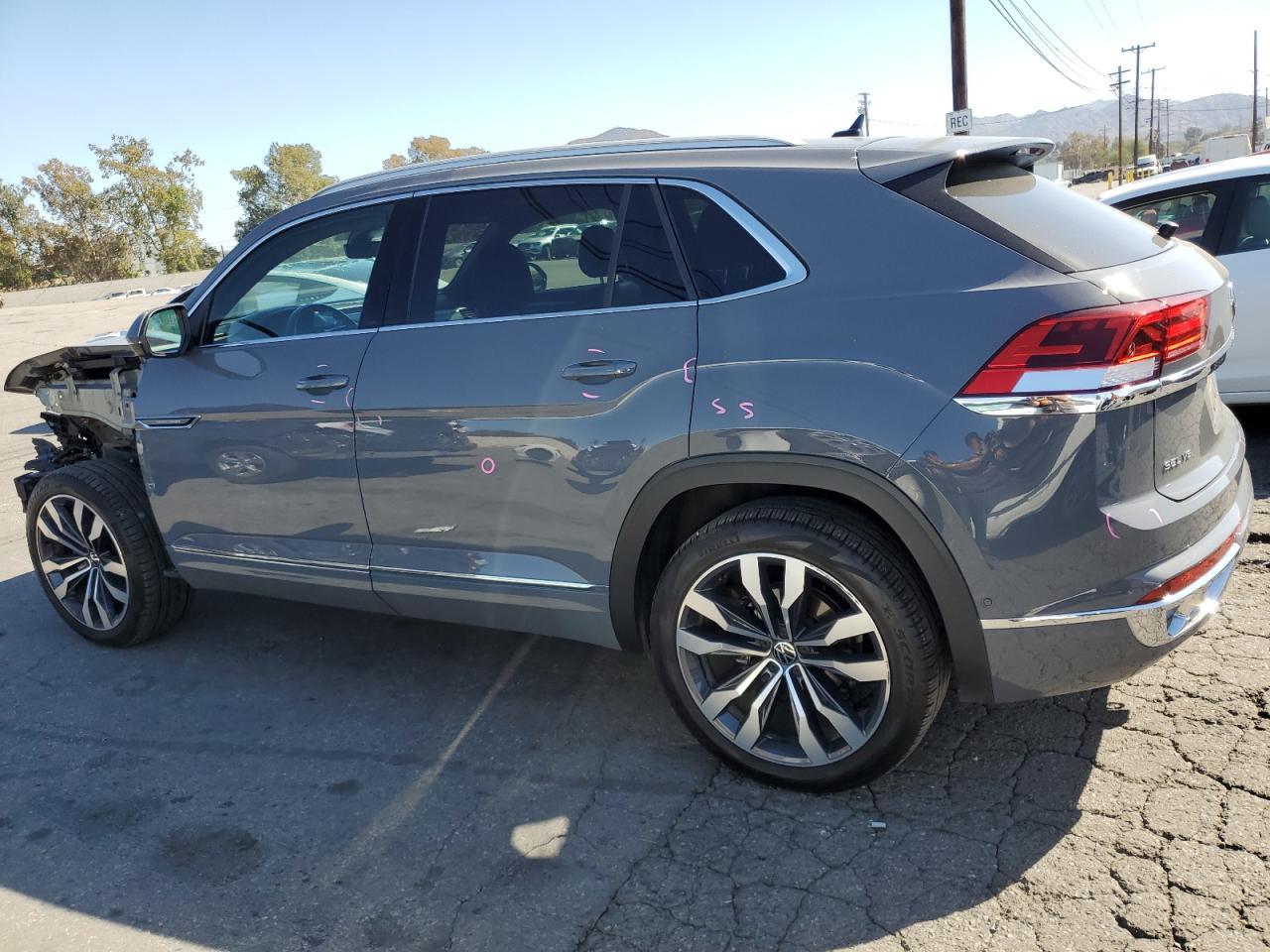 2022 Volkswagen Atlas Cross Sport - zdjęcie 2