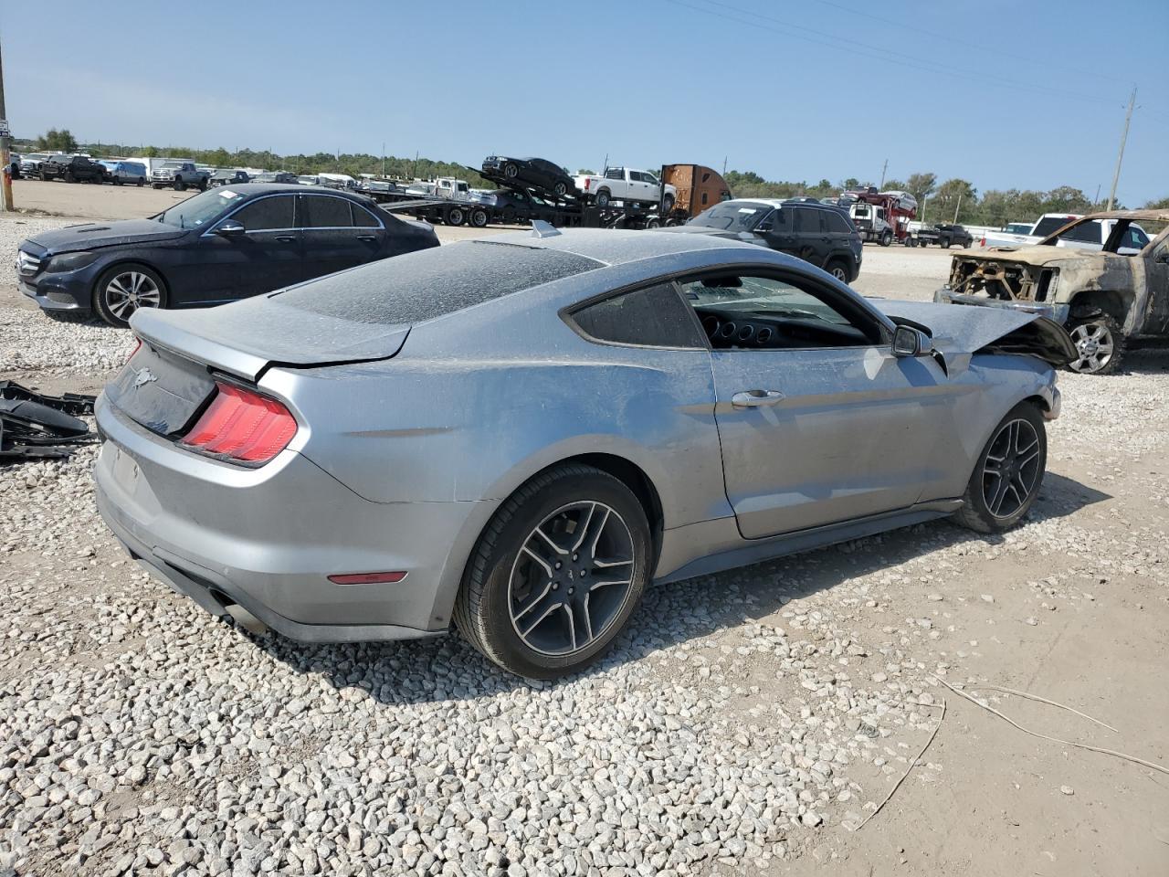 2021 Ford Mustang - zdjęcie 3