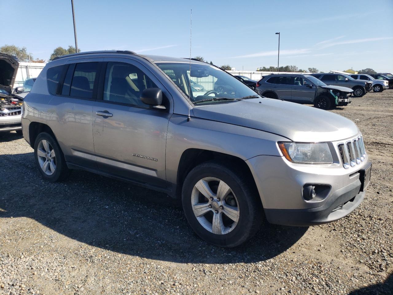 2016 Jeep Compass Sport - zdjęcie 4