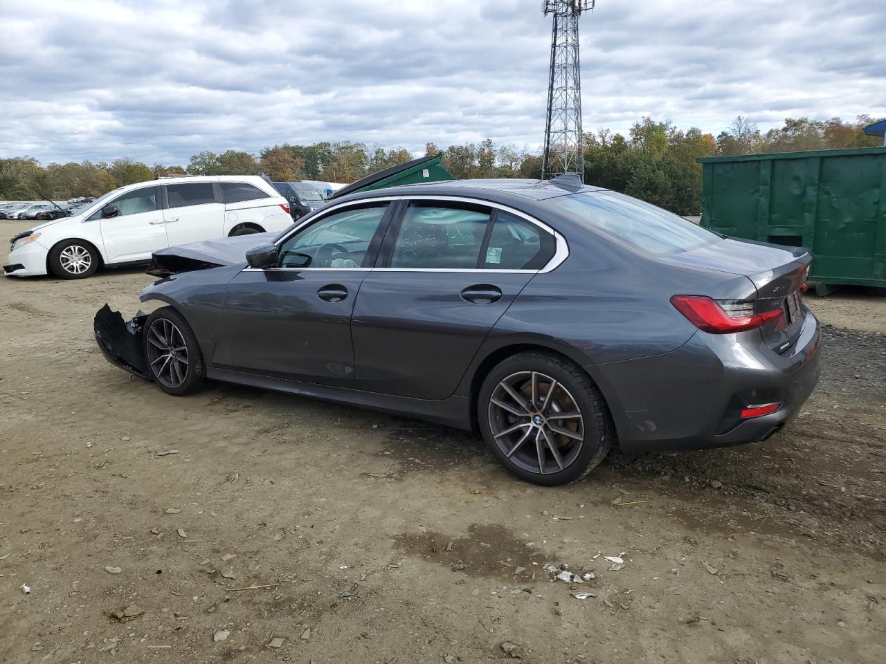 2021 BMW Seria 3 - zdjęcie 2