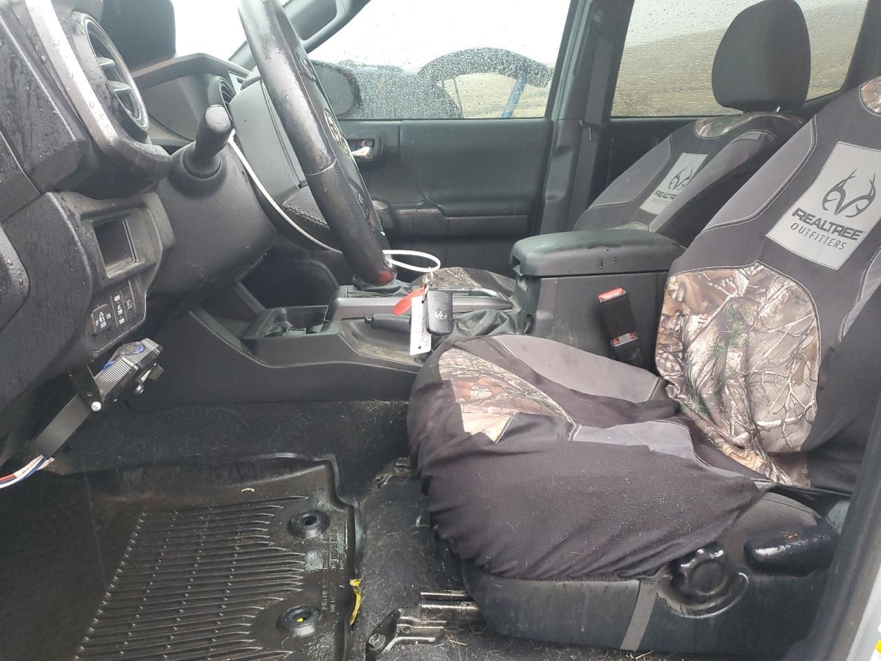 2019 Toyota Tacoma - zdjęcie 7