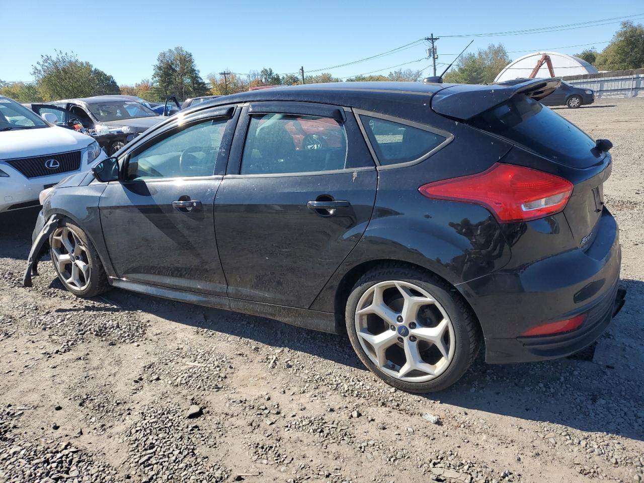 2016 Ford Focus - zdjęcie 2