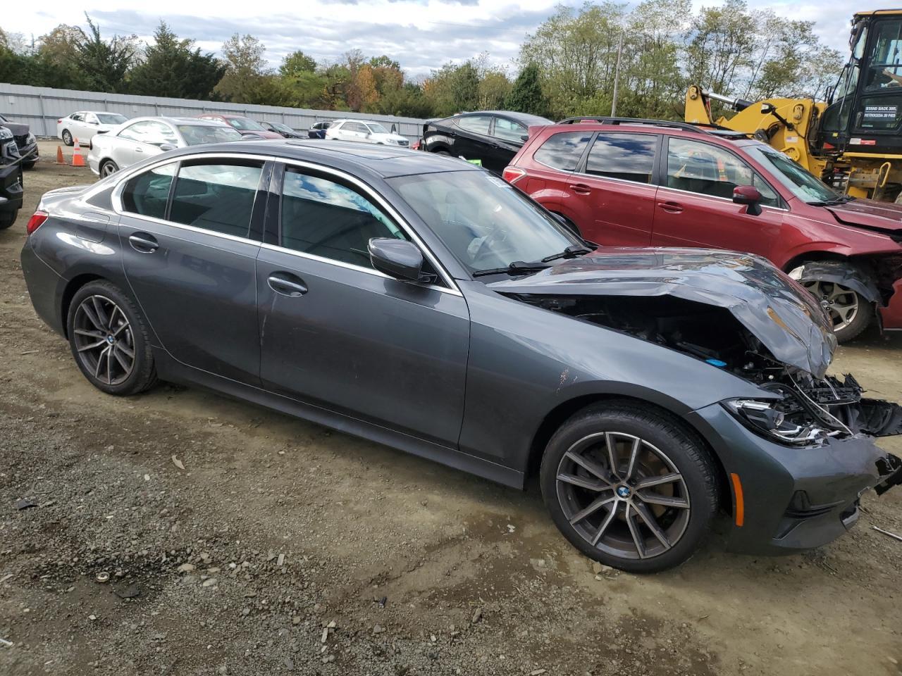 2021 BMW Seria 3 - zdjęcie 4