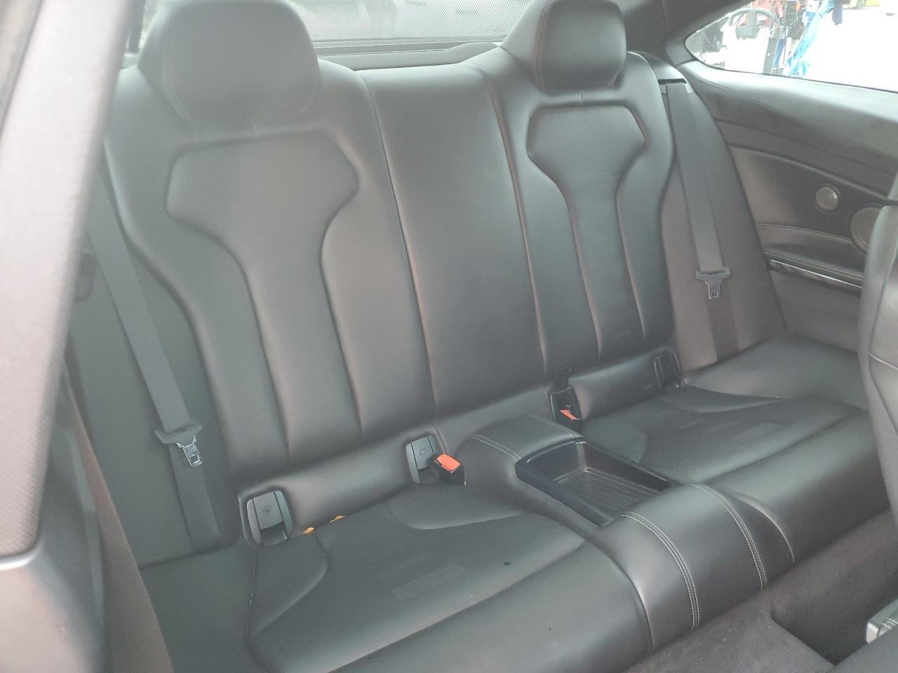 2015 BMW M4 - zdjęcie 10