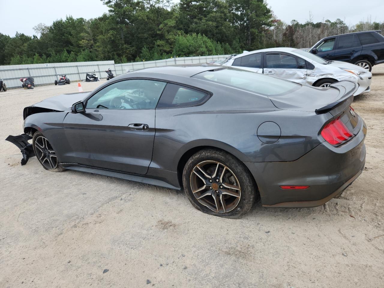 2019 Ford Mustang - zdjęcie 2