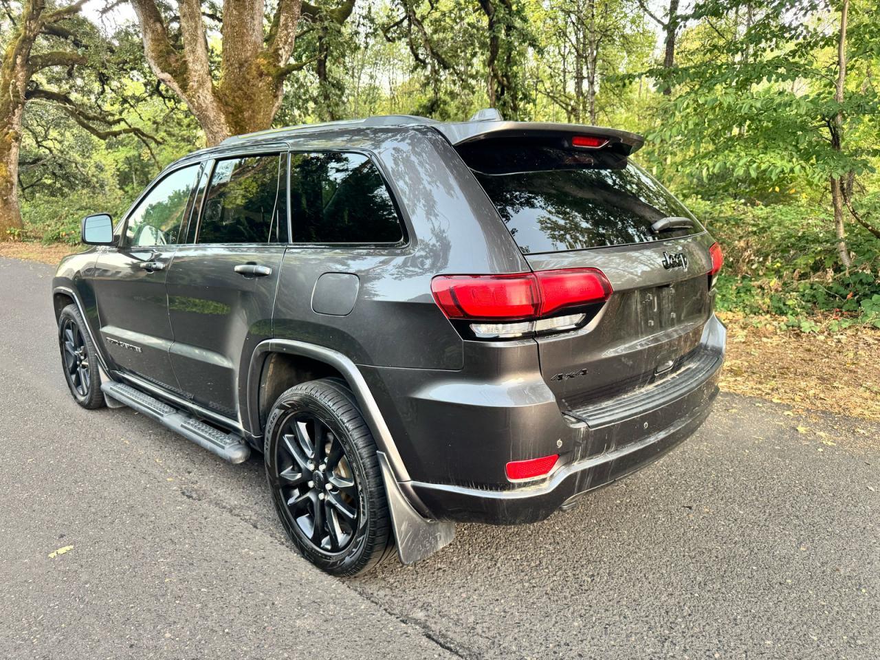 2020 Jeep Grand Cherokee - zdjęcie 4
