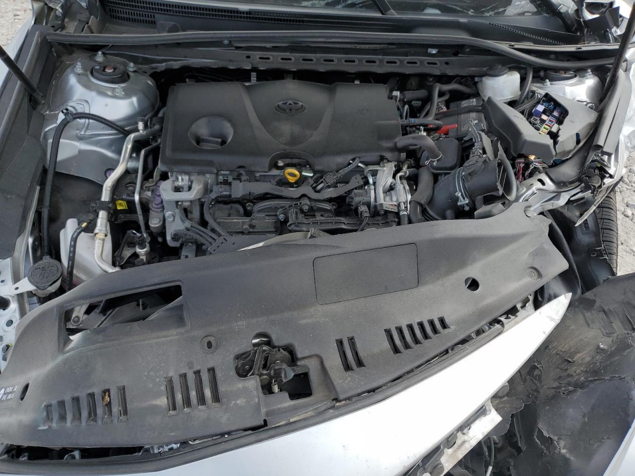 2020 Toyota Camry Le - zdjęcie 11