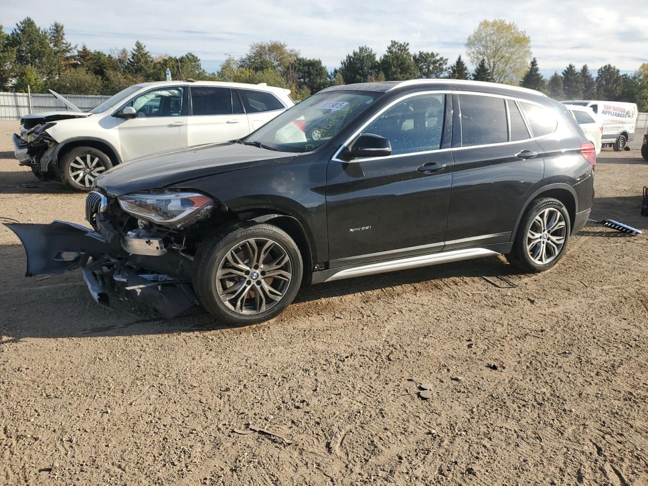 2017 BMW X1 xDrive28I - zdjęcie główne