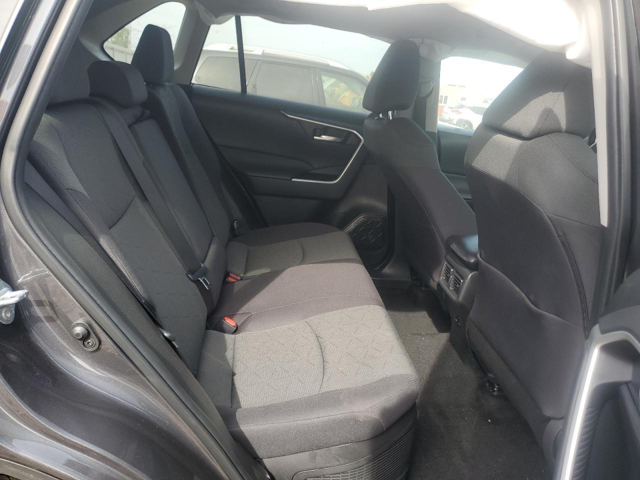 2024 Toyota RAV 4 - zdjęcie 10