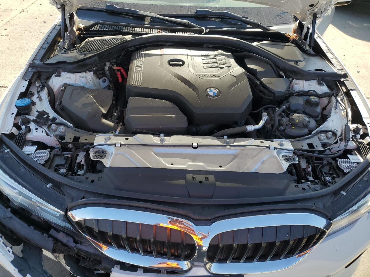 2021 BMW Seria 3 - zdjęcie 11