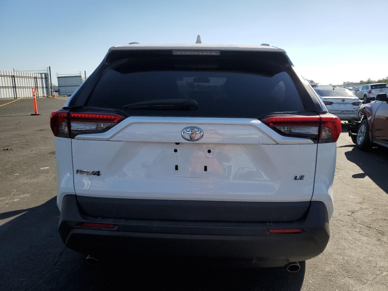 2020 Toyota RAV 4 - zdjęcie 6