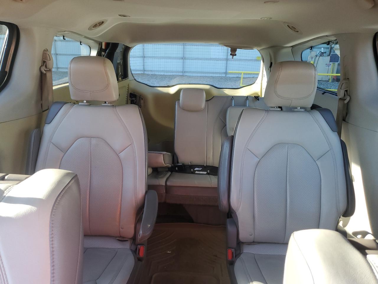 2017 Chrysler Pacifica - zdjęcie 10
